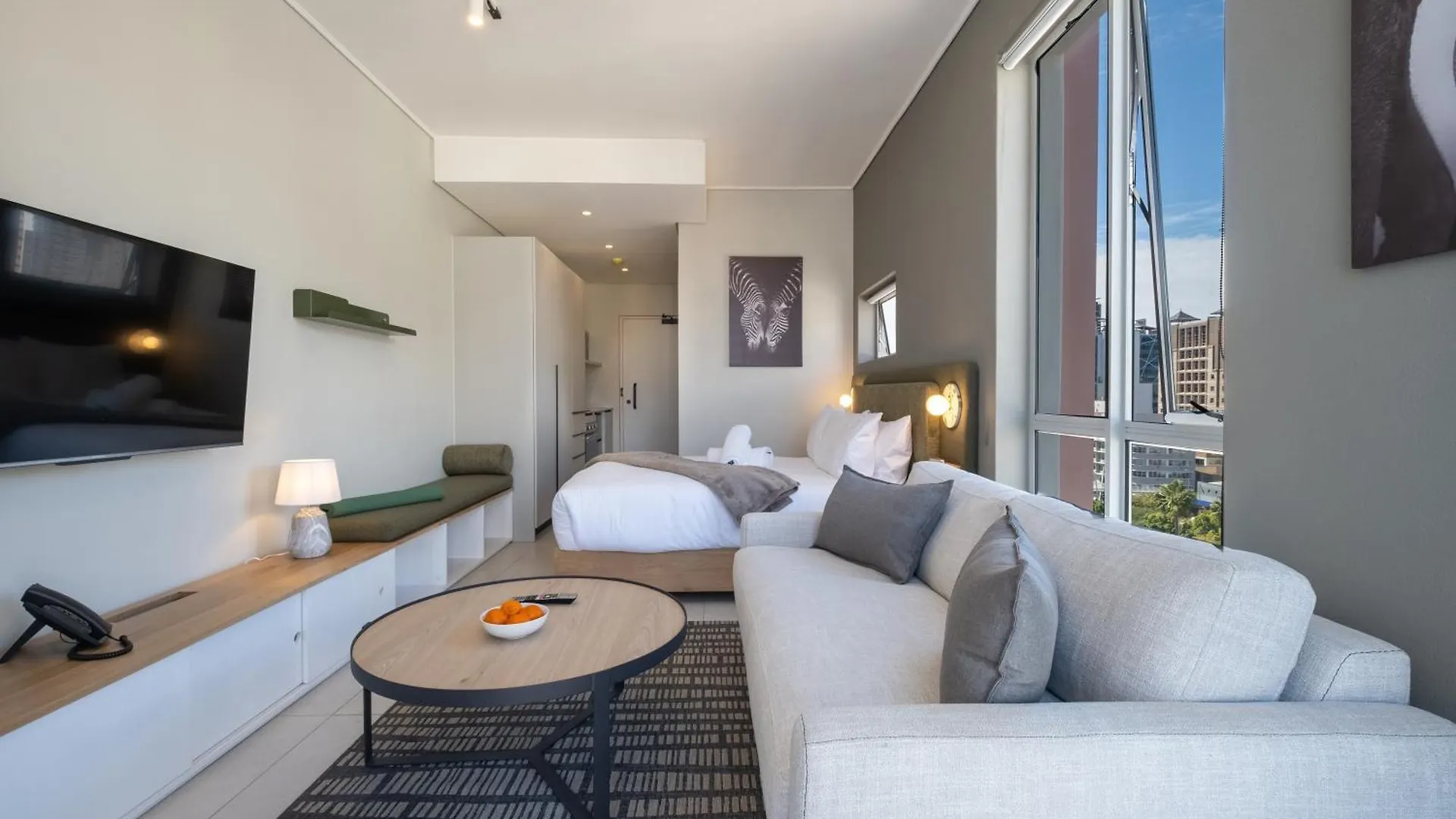 The Rose 605: City Centre Studio With Views Cape Town 0*,