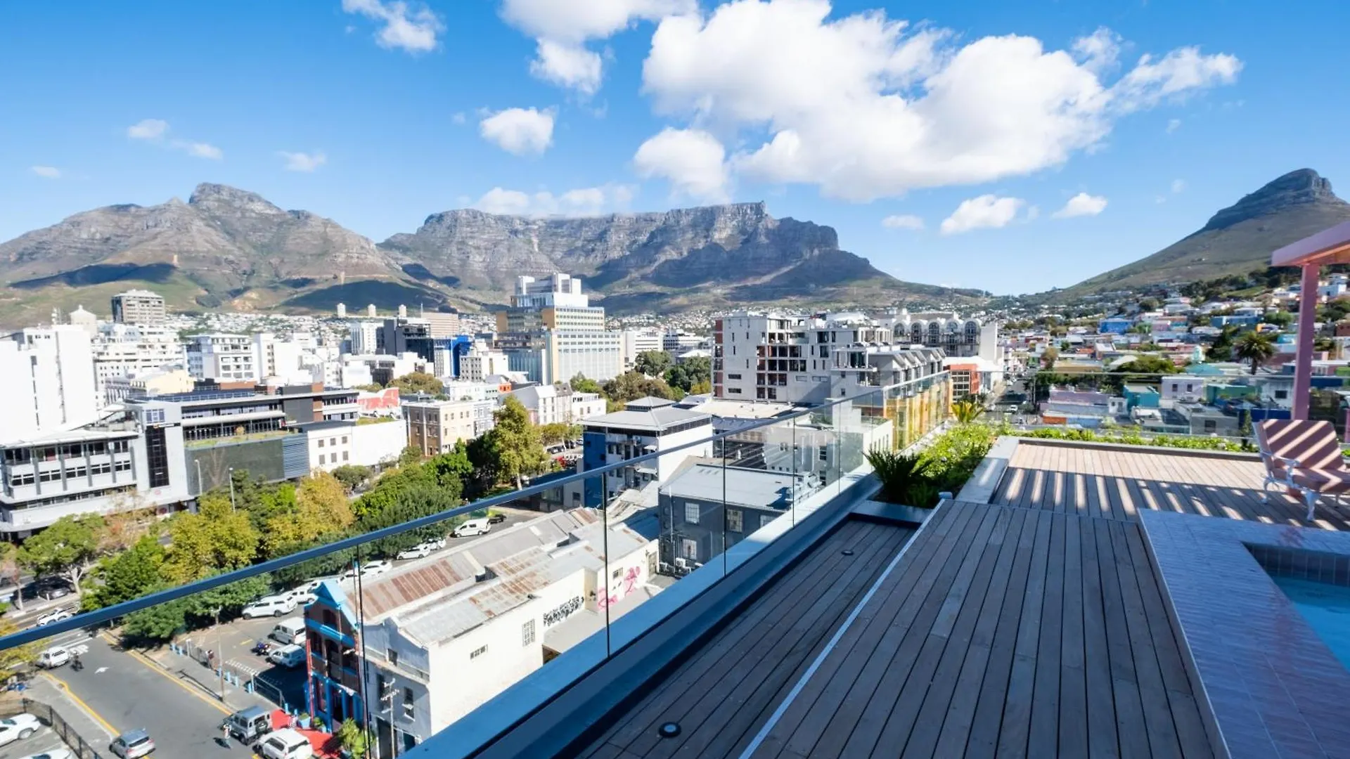 Apartment The Rose 605: City Centre Studio With Views Cape Town